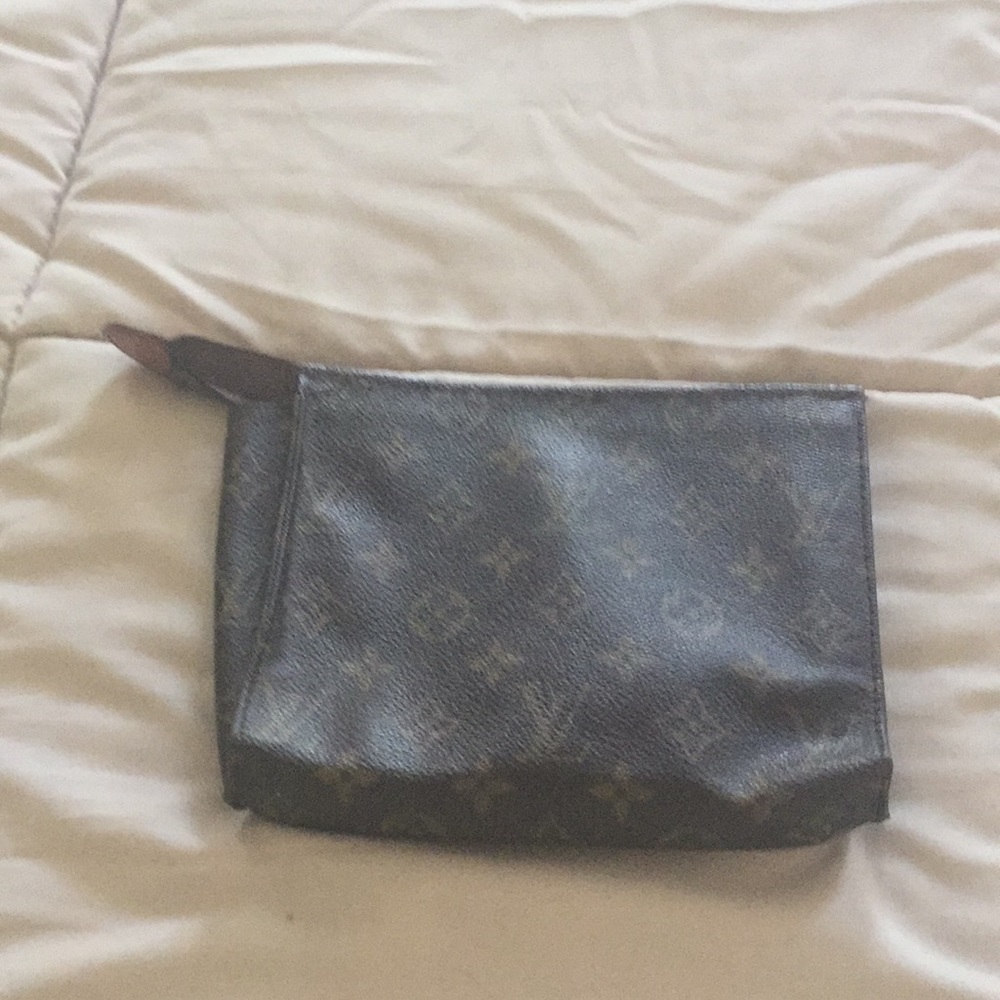 Make-up pouch